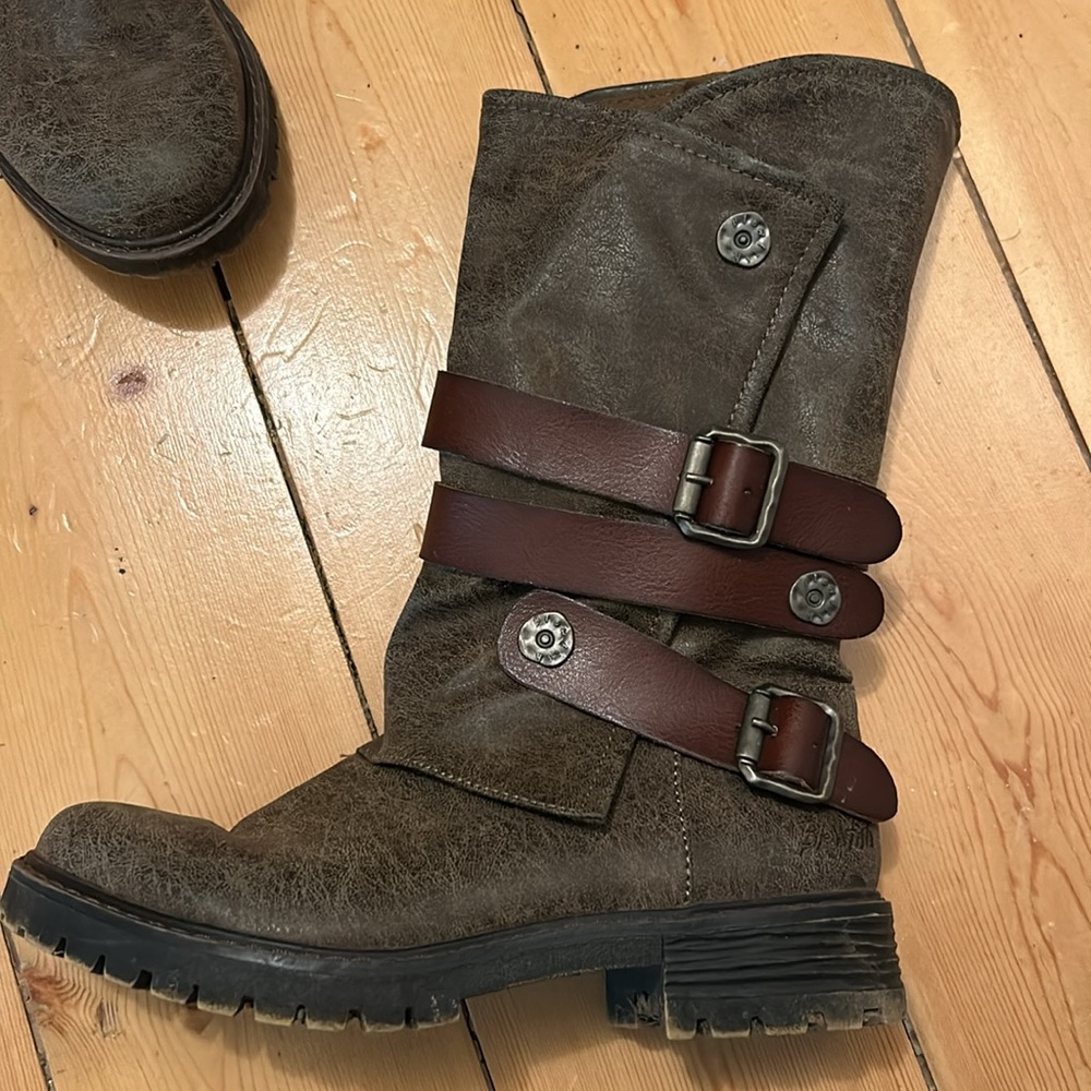 Blowfish boots